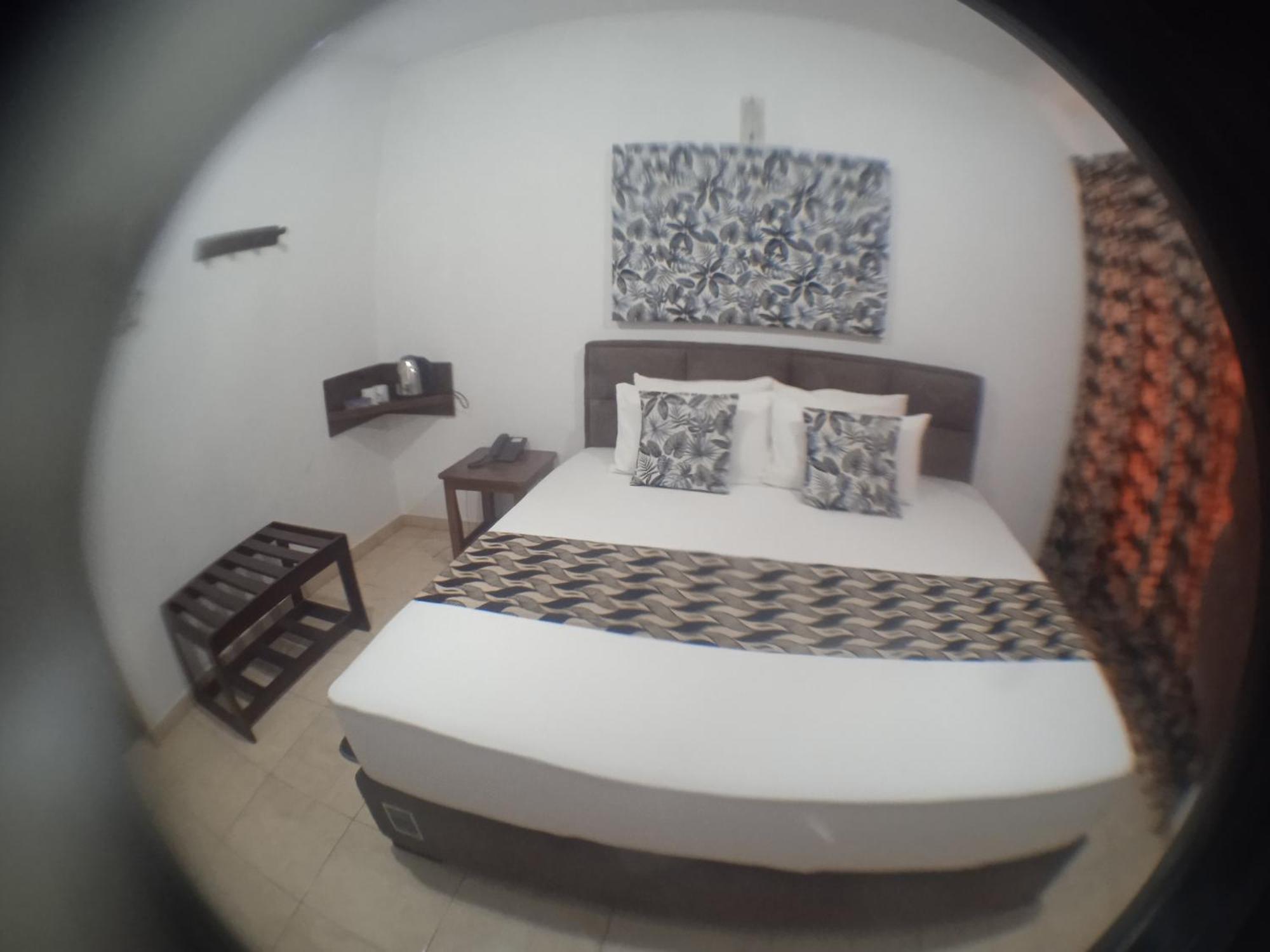 Larn'S Villa Hotel & Apartment Wadduwa Habitación foto